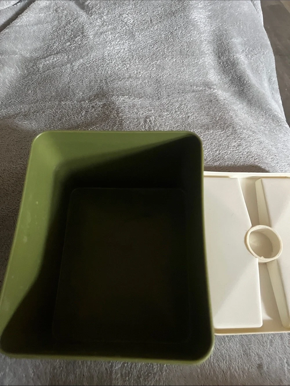 Retro Olive Green Food Storage Container with Cream Lid
